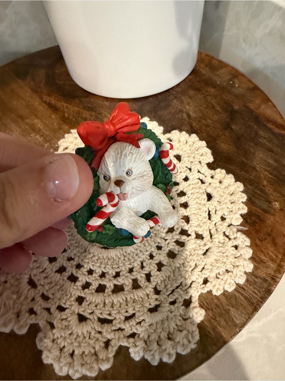 1992 Carlton Cards - Heirloom Collection - “Happiness is All Around” ornament